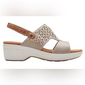 Clarks Artisan Tuleah Sun Sandals Col:stone leather size 7 $109.95
